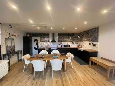 Cuisine ou kitchenette dans l'établissement Rare ! LOFT Atypique Centre-Ville Parking Jardin
