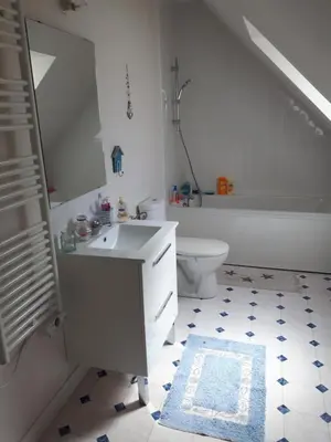Salle de bains dans l'établissement chambres chez l habitant