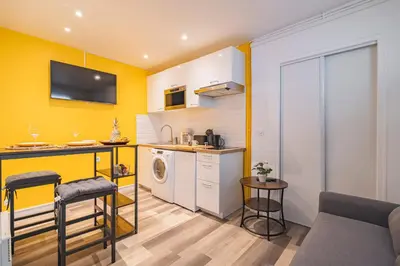 Cuisine ou kitchenette dans l'établissement Pauline's Home Gambetta - Proche Cathédrale - Calme