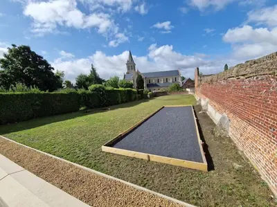Jardin de l'établissement Maison avec cours privative