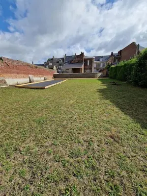 Jardin de l'établissement Maison avec cours privative