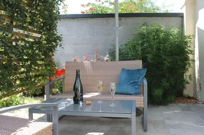 Terrasse ou espace extérieur de l'établissement Le Clos Voltaire