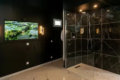 Salle de bains dans l'établissement Maison Panthéon, Suite d'exception