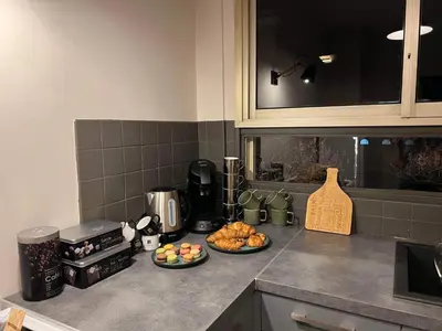 Cuisine ou kitchenette dans l'établissement AVENUE DE CHAMPAGNE