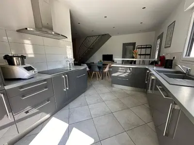 Cuisine ou kitchenette dans l'établissement Champagne BNB - La Source