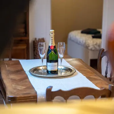 Boissons dans l'établissement LE CHAMPAGNE PALACE - HYPER CENTRE d'ÉPERNAY