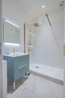 Salle de bains dans l'établissement La verrière Rémoise