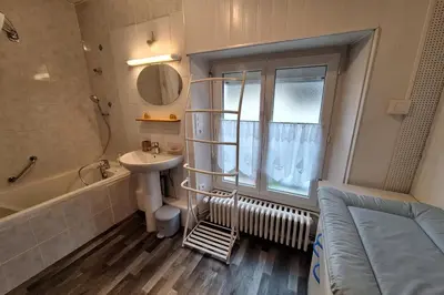 Salle de bains dans l'établissement Le Cep de Bouzy gite 6 personnes au cœur du vignoble champenois