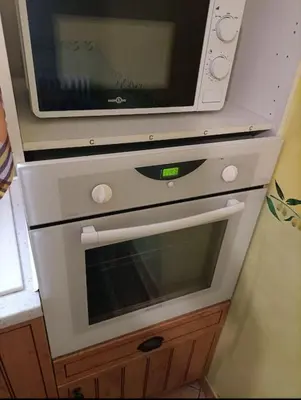Cuisine ou kitchenette dans l'établissement Maison sur 3 étages, proche de Disneyland