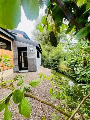 Jardin de l'établissement Maison de charme pleine nature pour couple