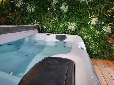 Jardin de l'établissement Villa Champagne pour 6!