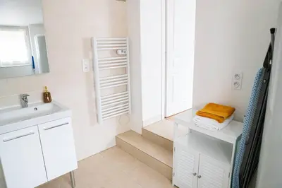 Plan de l'établissement Gîte Les Camélias 2 chambres, 2 salles de bains