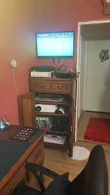 Télévision ou salle de divertissement dans l'établissement Studio confortable à Vitry-le-François, 23 m², Terrasse