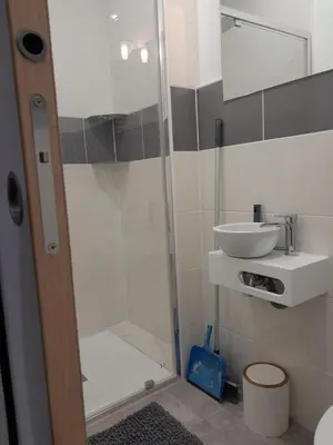 Salle de bains dans l'établissement MAISON INDEPENDANTE