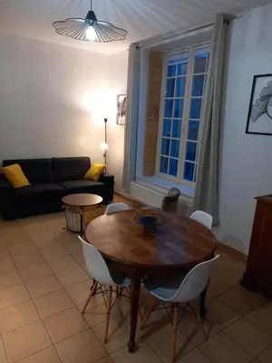 Coin salon dans l'établissement le Fort de Bayle