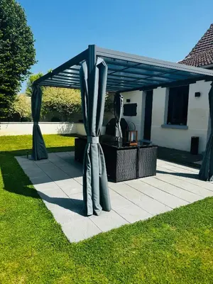 Jardin de l'établissement L’Autre Nuit