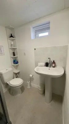 Salle de bains dans l'établissement Chambre chez l'habitant à Vauxbuin