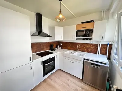 Cuisine ou kitchenette dans l'établissement Henri/ 3 chambres vue sur le canal et la basilique