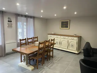 Coin salon dans l'établissement Les Gîtes de Monthermé L'Appartement belvédère sur Monthermé
