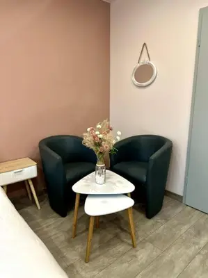 Coin salon dans l'établissement Studio Millésime