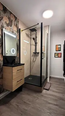 Salle de bains dans l'établissement Gite Urbain - La Capsule - Parking