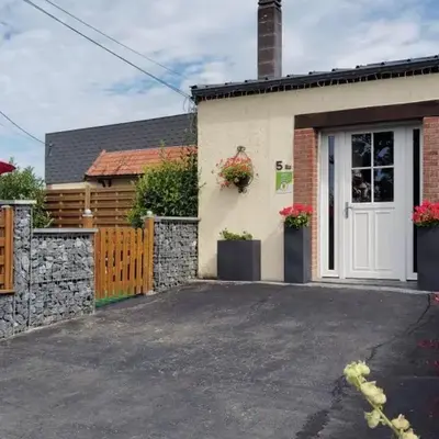 Gîte chaleureux en plein cœur de la nature avec terrasse