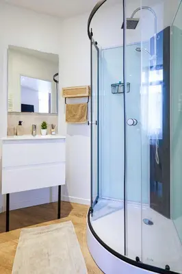 Salle de bains dans l'établissement Studio Elégant 3 pers wifi