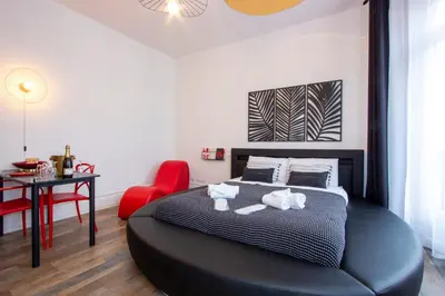 Coin salon dans l'établissement L'Hyper Centre - Netflix & Wifi - Literie Haut de Gamme - check-in 24H24 - GoodMarning