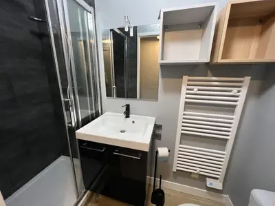 Salle de bains dans l'établissement Greyellow Compiegne