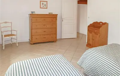 Un ou plusieurs lits dans un hébergement de l'établissement Lovely Home In Vaudoy-En-Brie With Wifi