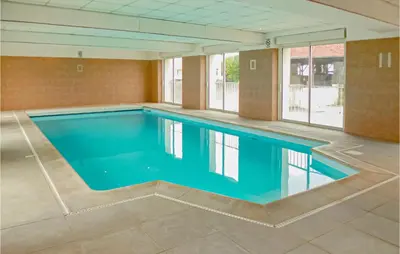 Piscine de l'établissement Lovely Home In Vaudoy-En-Brie With Wifi ou située à proximité