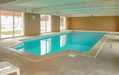 Piscine de l'établissement Lovely Home In Vaudoy-En-Brie With Wifi ou située à proximité