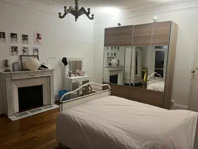 Un ou plusieurs lits dans un hébergement de l'établissement Maison de maître dans un village à la campagne