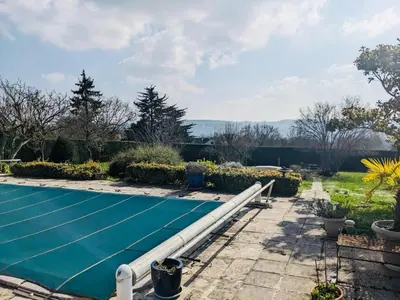Piscine de l'établissement Maison entière et spacieuse Gîte Dovie ou située à proximité