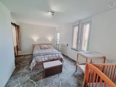 Un ou plusieurs lits dans un hébergement de l'établissement Gîte de Charme Isolé, Ferme Authentique, 4 Chb, Jardin, Randonnées, Val Joly à Proximité - FR-1-510-204