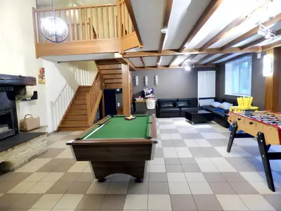 Billard dans l'établissement Retraite Champêtre Spacieuse près de Nouart avec Jacuzzi