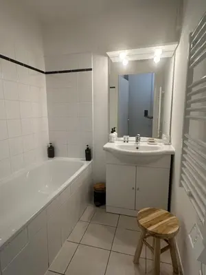 Salle de bains dans l'établissement Appartement de Charles