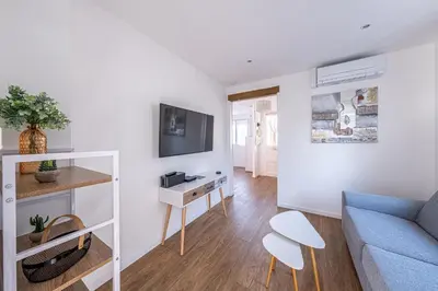 Télévision ou salle de divertissement dans l'établissement Le Saint tilleul - Maison - Jardin -10' Disneyland