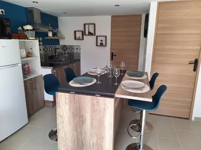 Cuisine ou kitchenette dans l'établissement Bel appartement neuf proche Disneyland et Paris- A proximité de la gare de Meaux