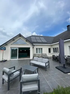 Coin salon dans l'établissement Villa de standing en Champagne