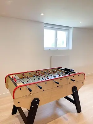 Salle de jeux dans l'établissement Villa de standing en Champagne