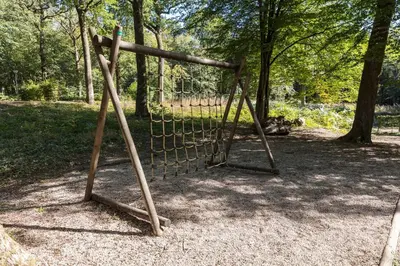 Aire de jeux pour enfants de l'établissement Camping Lac des Vieilles Forges