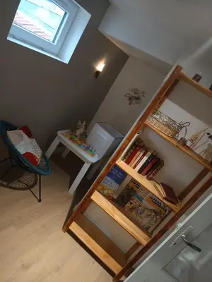 Cuisine ou kitchenette dans l'établissement A1 Champagne Résidence - 200 m2 14 personnes 2 toilets 4 showers - hyper centre - Chalons en Champagne
