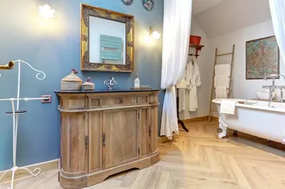 Salle de bains dans l'établissement La petite châtelaine - Charmante maison au calme
