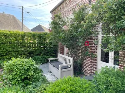 Jardin de l'établissement calme d'une fermette picarde