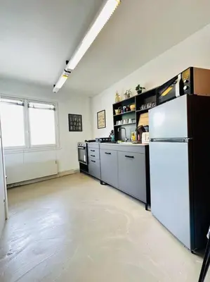 Cuisine ou kitchenette dans l'établissement Duplex Laon'Tre-Deux