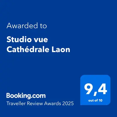 Certificat, récompense, panneau ou autre document affiché dans l'établissement Studio vue Cathédrale Laon