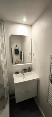 Salle de bains dans l'établissement Studio vue Cathédrale Laon