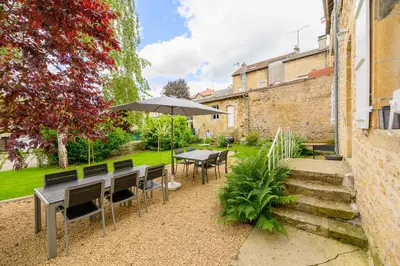 Jardin de l'établissement Gîte des dix potiers