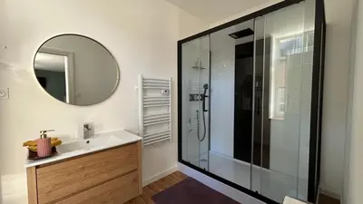Salle de bains dans l'établissement Le relais Napoléon